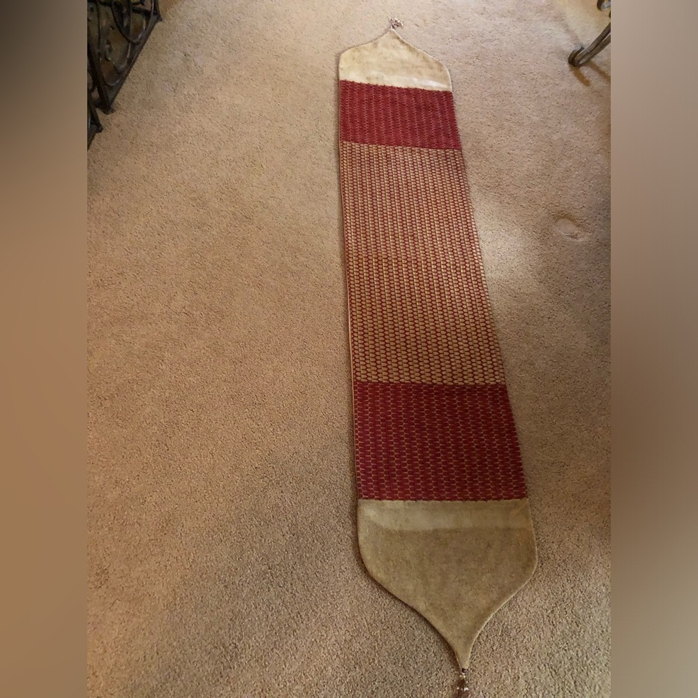 Table Runner NWOT -14.5 x 75 in. Gold & Burgundy w/Beading